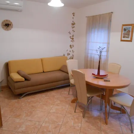 With Parking Space Mavarstica, Ciovo - 11208 Apartment