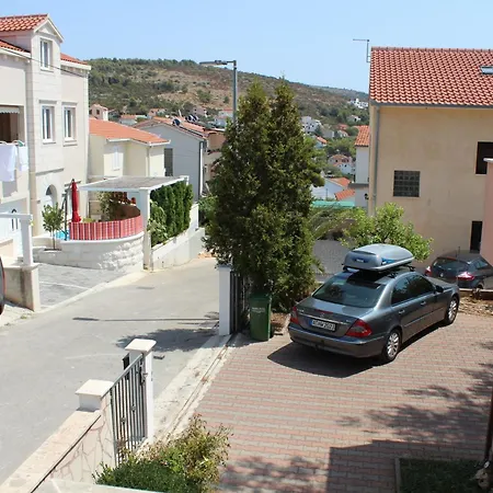 With Parking Space Mavarstica, Ciovo - 11208 公寓 *