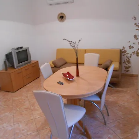 Apartman With Parking Space Mavarstica, Ciovo - 11208 *