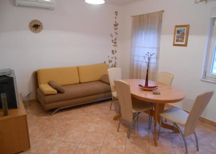 With Parking Space Mavarstica, Ciovo - 11208 Apartment