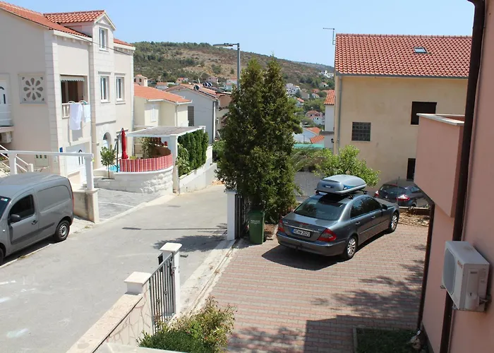 With Parking Space Mavarstica, Ciovo - 11208 公寓 *